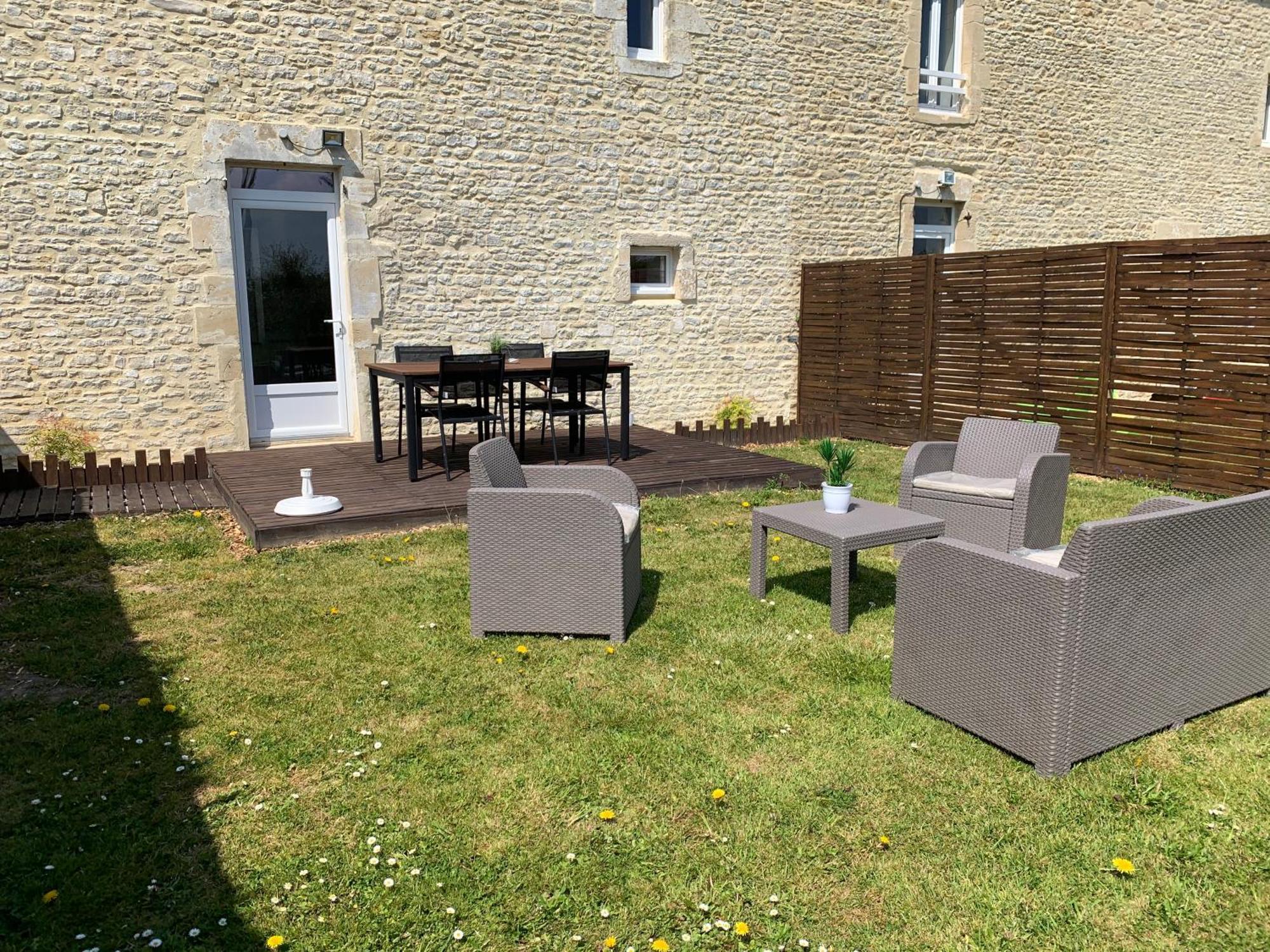 Gite Avec Jardin A 1,5 Km Des Plages Du Debarquement Tracy-sur-Mer Exterior photo